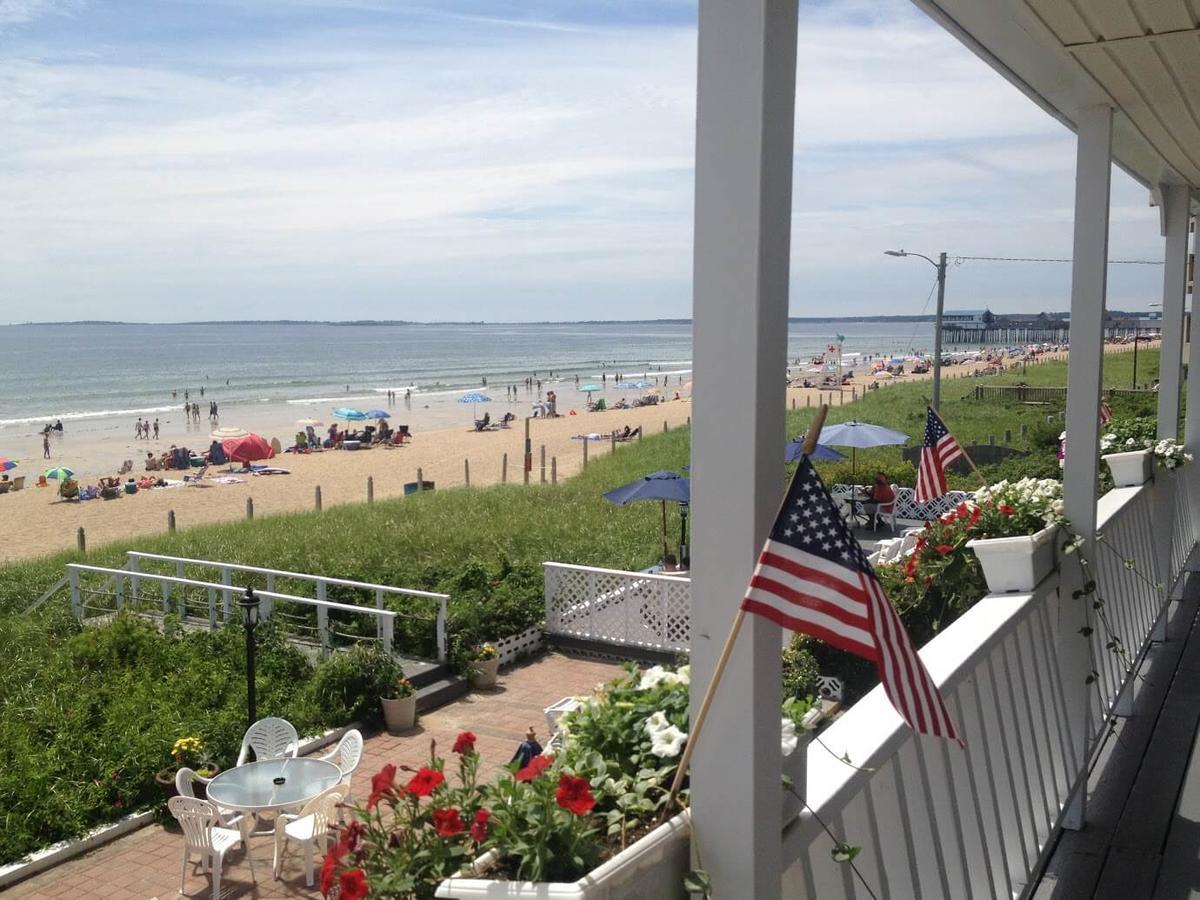 Sandpiper Beachfront Motel Олд-Орчард-Бич Экстерьер фото